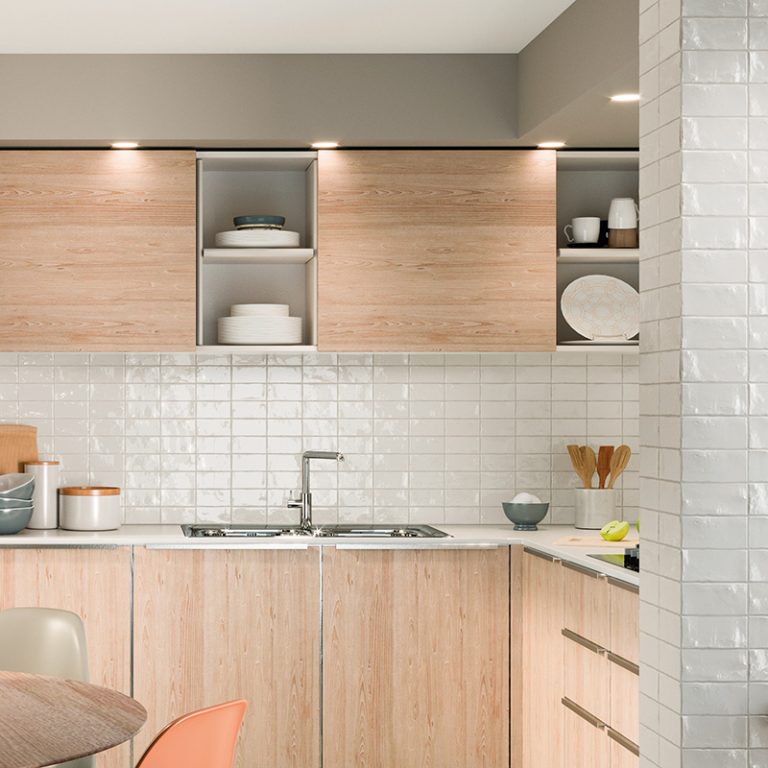 Switch 2 1/2″ X 5″ Wall Tile – White